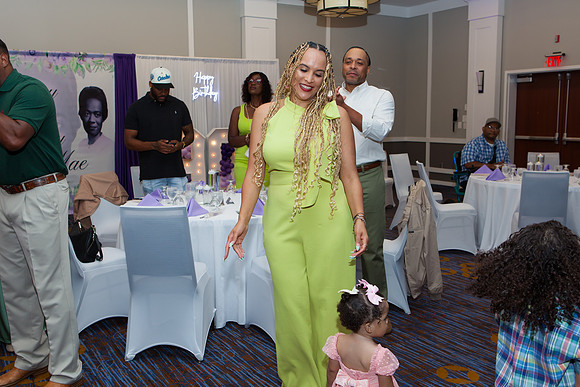 057_Arline_8577
